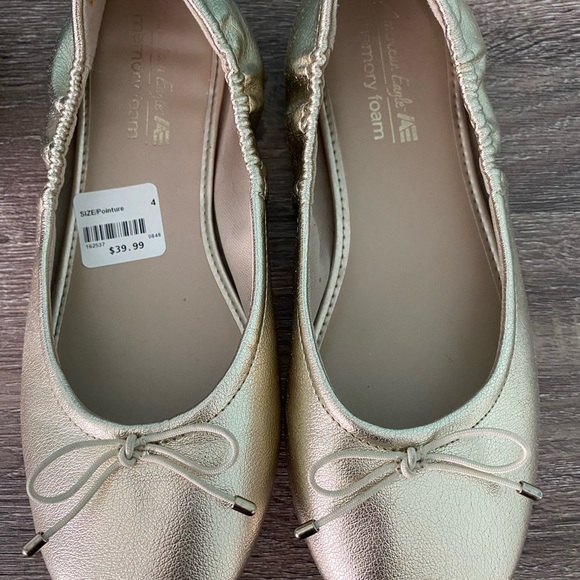 *SOLD* Gold American Eagle Ballet Flats - Size 4 - Picture 2 of 4